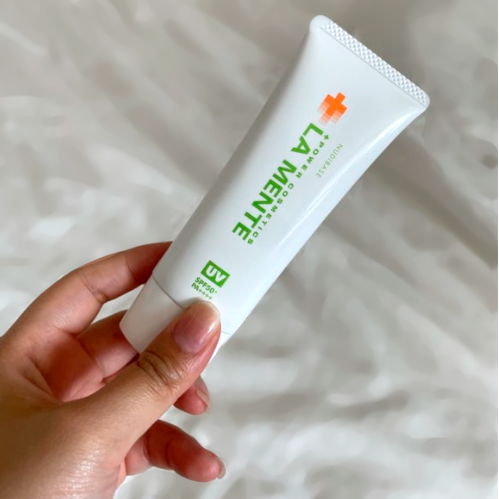 Солнцезащитный экстра увлажняющий крем SPF 50