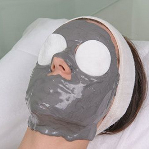 Антистрессовый уход «Детокс» для всех типов кожи с угольной маской 1